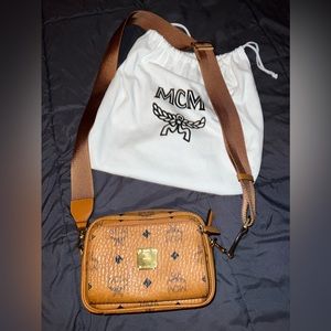 Klassik Visetos Coated Canvas Crossbody Bag
MCM
One size, never worn